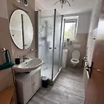 3-zimmer Ferienunterkunft Inkl Parkplatz Und Balkon, Mit Naehe Zum *