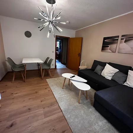 3-zimmer Ferienunterkunft Inkl Parkplatz Und Balkon, Mit Naehe Zum