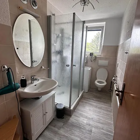 3-zimmer Ferienunterkunft Inkl Parkplatz Und Balkon, Mit Naehe Zum *