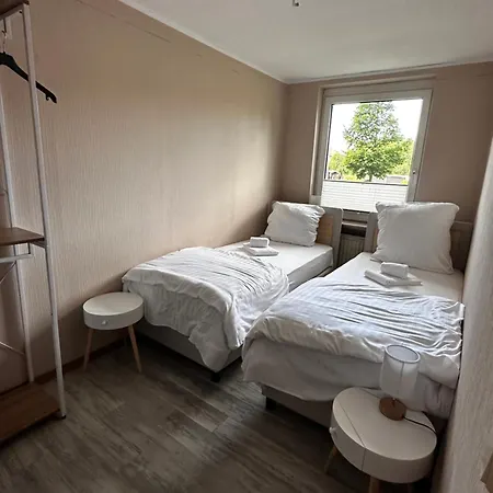 3-zimmer Ferienunterkunft Inkl Parkplatz Und Balkon, Mit Naehe Zum *