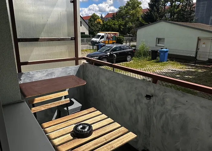 3-zimmer Ferienunterkunft Inkl Parkplatz Und Balkon, Mit Naehe Zum Lägenhet *