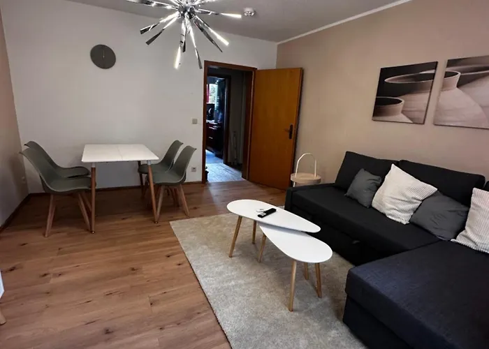 3-zimmer Ferienunterkunft Inkl Parkplatz Und Balkon, Mit Naehe Zum