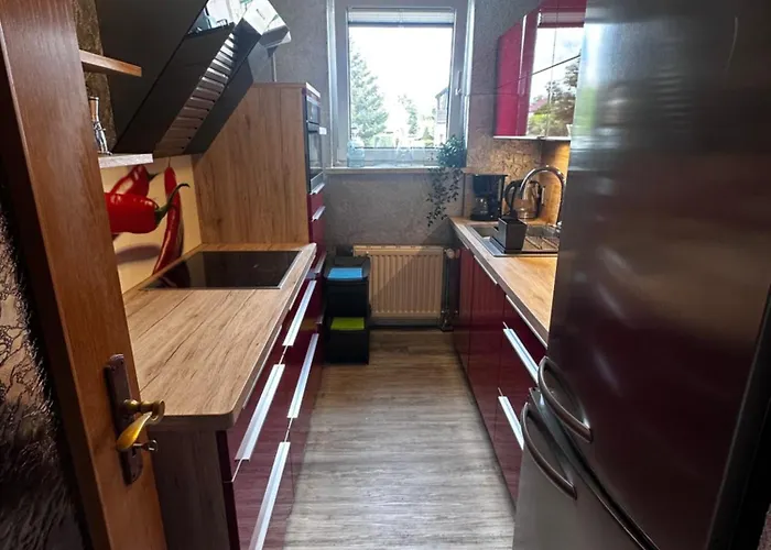 3-zimmer Ferienunterkunft Inkl Parkplatz Und Balkon, Mit Naehe Zum Lägenhet