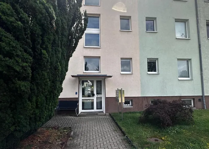 Lägenhet 3-zimmer Ferienunterkunft Inkl Parkplatz Und Balkon, Mit Naehe Zum