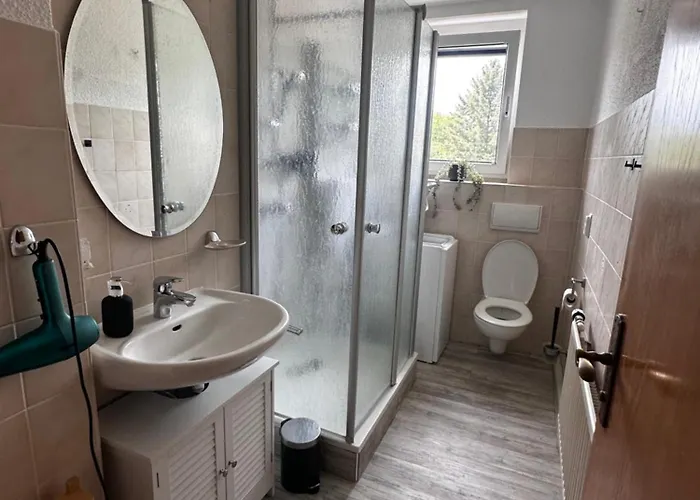 3-zimmer Ferienunterkunft Inkl Parkplatz Und Balkon, Mit Naehe Zum *