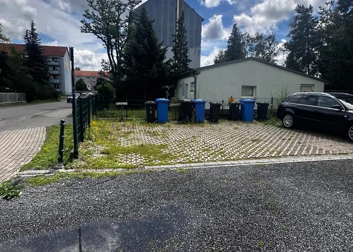 Lägenhet 3-zimmer Ferienunterkunft Inkl Parkplatz Und Balkon, Mit Naehe Zum