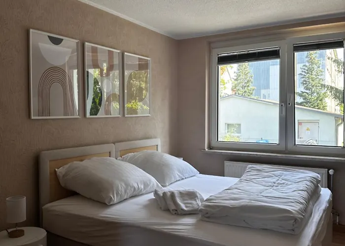 3-zimmer Ferienunterkunft Inkl Parkplatz Und Balkon, Mit Naehe Zum *